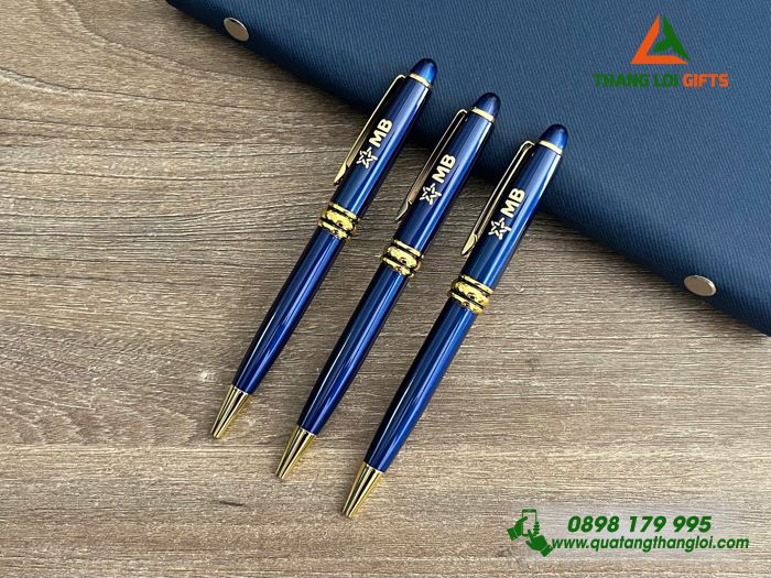Bút Ký Kim Loại Xoay Màu Xanh Khoen Vàng - Khắc Logo Ngân Hàng MB Bank Khánh Hòa