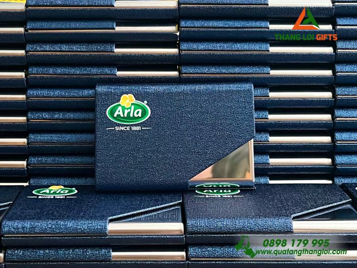 Hộp Đựng Namecard Vát Cạnh Màu Xanh - In Logo Doanh Nghiệp Arla 