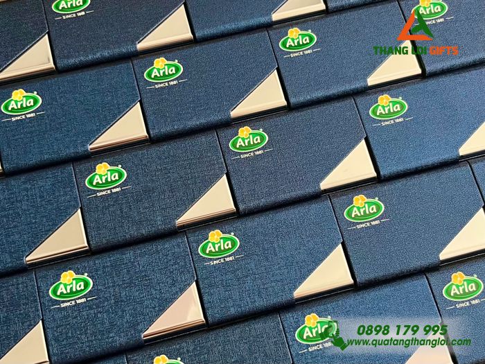 Hộp Đựng Namecard Vát Cạnh Màu Xanh - In Logo Doanh Nghiệp Arla 