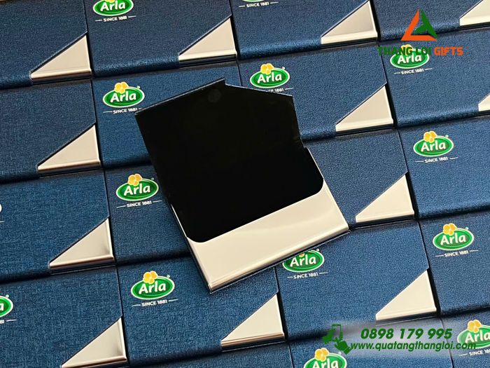 Hộp Đựng Namecard Vát Cạnh Màu Xanh - In Logo Doanh Nghiệp Arla 