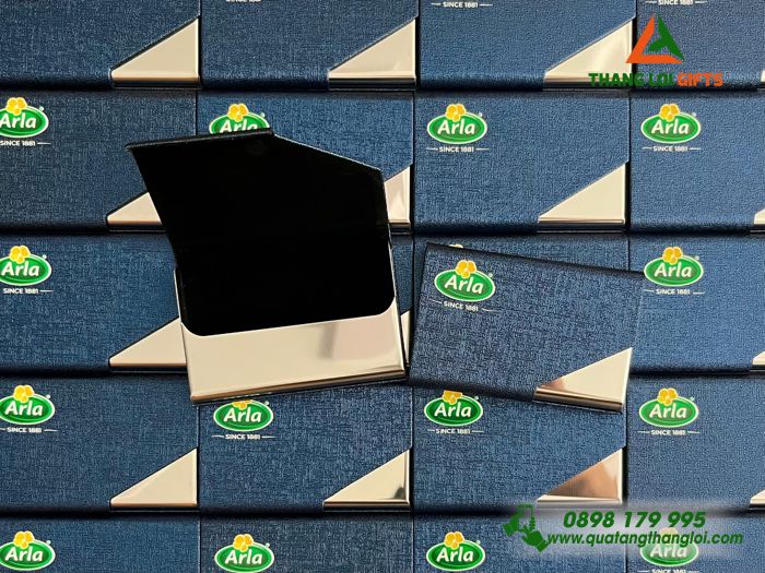 Hộp Đựng Namecard Vát Cạnh Màu Xanh - In Logo Doanh Nghiệp Arla 
