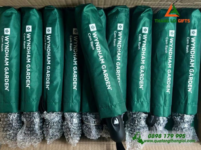 Ô Dù Cầm Tay Gập 3 Màu Xanh Lá - In Logo Doanh Nghiệp WYNDHAM GARDEN