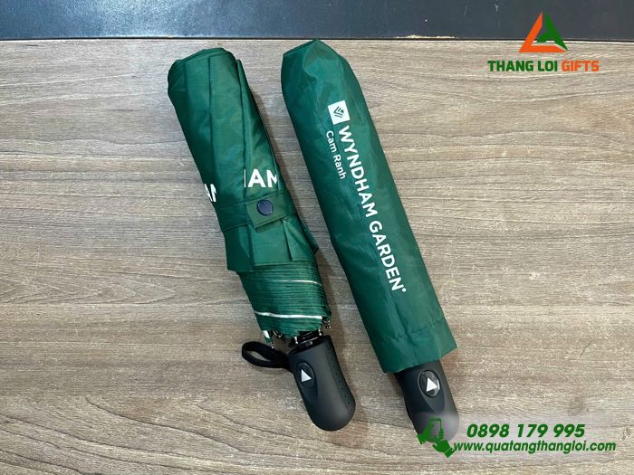 Ô Dù Cầm Tay Gập 3 Màu Xanh Lá - In Logo Doanh Nghiệp WYNDHAM GARDEN