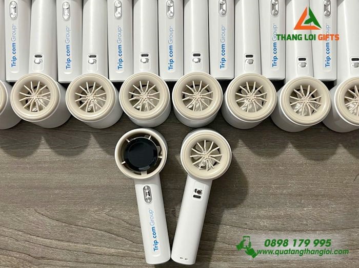 Quạt Cầm Tay Mini Màu Trắng - In Logo Doanh Nghiệp Trip.com Group