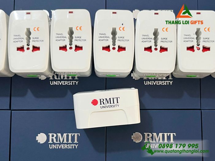 Adapter Du Lịch Nhiều Đầu - In Logo Trường Đại Học RMIT Làm Quà Tặng