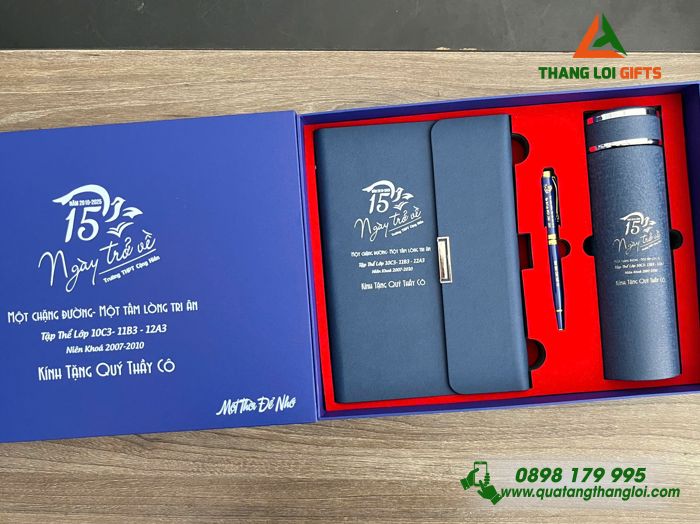Bộ Quà Tặng (Sổ+ Bình+ Bút) Màu Xanh - In Khắc Logo 15 Năm Trường THPT Cộng Hiền