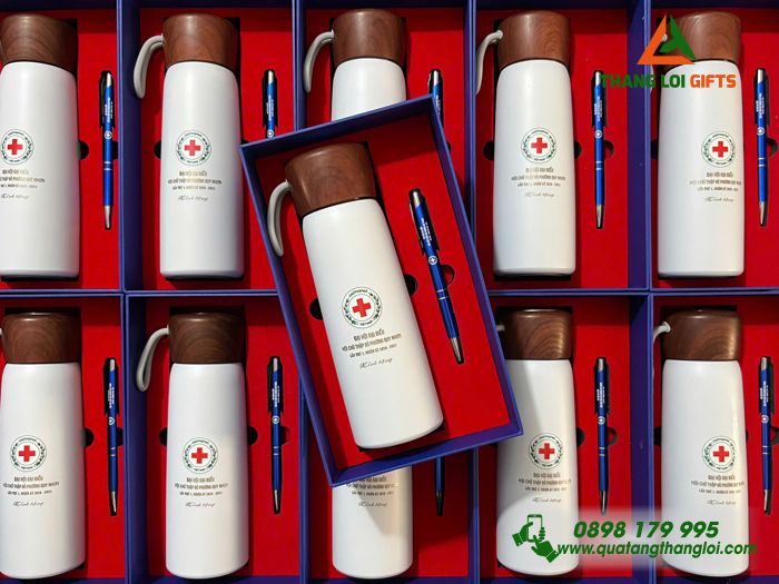 Combo Quà Tặng (Bình & Bút) - In Khắc Logo Hội Chữ Thập Đỏ Phường Quy Nhơn Làm Quà Đại Hội