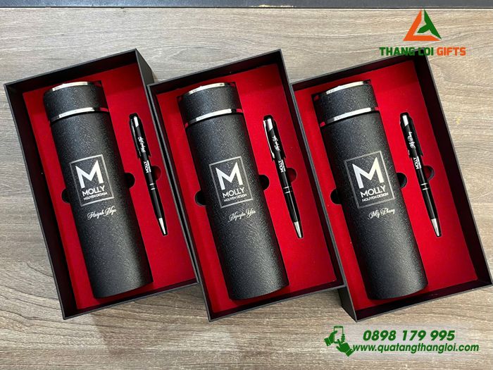 Bộ Quà Tặng (Bình & Bút) Màu Đen - In Khắc Logo Doanh Nghệp MOLLY Nguyen Design