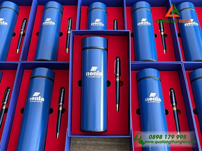 Bộ Quà Tặng (Bình & Bút) Màu Xanh - In Khắc Logo Nón Lá Vietnamese Coffee