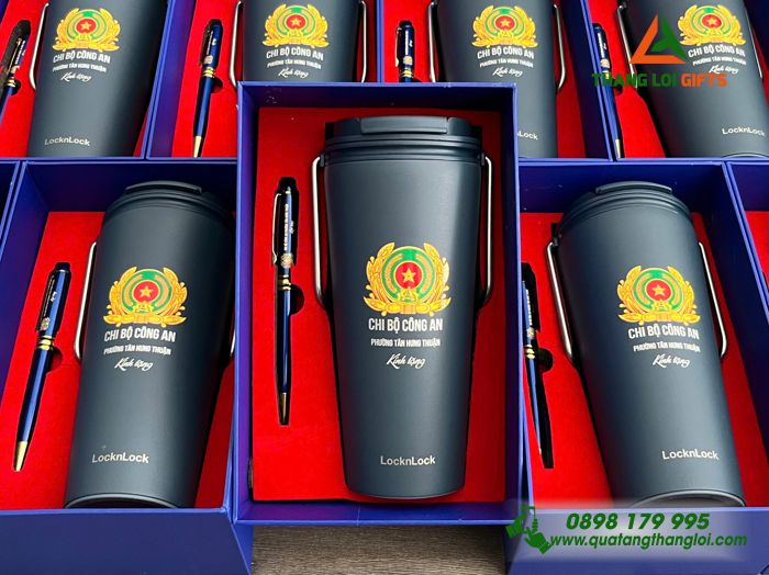 Combo Quà Tặng (Ly Lock & Bút) Màu Xanh - In Khắc Logo Chi Bộ Công An Phường Tân Hưng Thuận