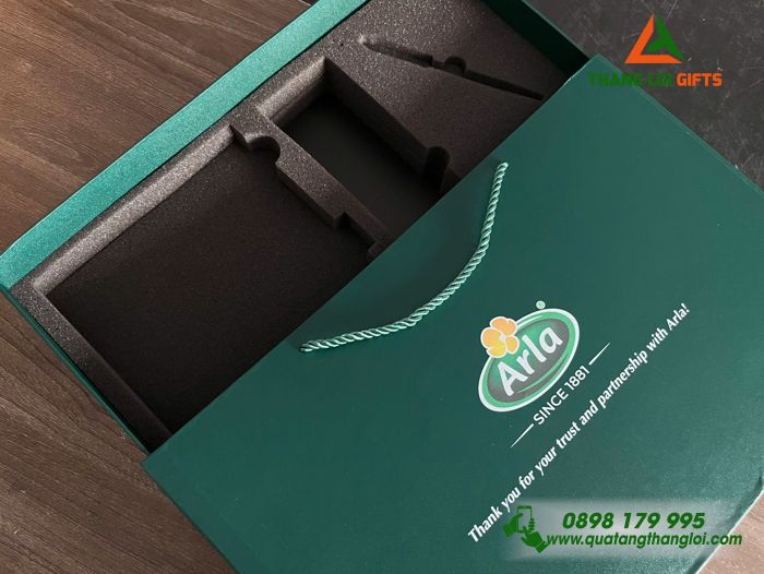 Giftset Cao Cấp (Sổ+ Bình+ Bút+ Namecard) Màu Xanh Lá - In Logo Doanh Nghiệp Arla