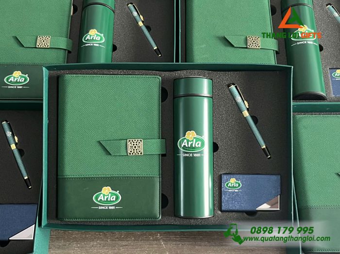 Giftset Cao Cấp (Sổ+ Bình+ Bút+ Namecard) Màu Xanh Lá - In Logo Doanh Nghiệp Arla