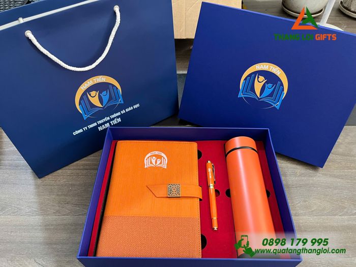 Bộ Quà Tặng (Sổ+ Bình+ Bút) Màu Cam - In Khắc Logo Trường Trung Cấp Y Khoa Pasteur