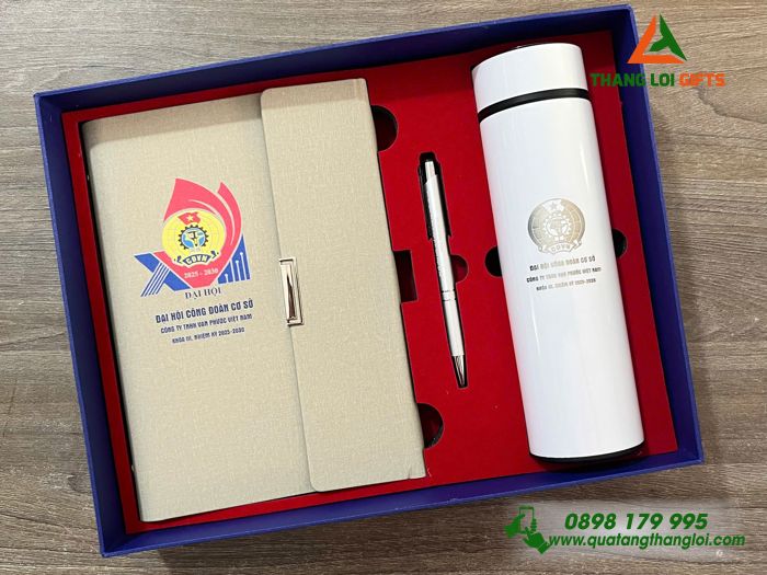 Bộ Quà Tặng (Sổ+ Bình+ Bút) Màu Trắng - In Khắc Logo Đại Hội Công Đoàn Doanh Nghiệp Vạn Phước