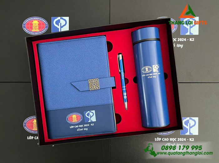 Set Quà Tặng (Sổ+ Bình+ Bút) Màu Xanh - In khắc Logo Trường Đại Học KHXH-NV Tp.HCM