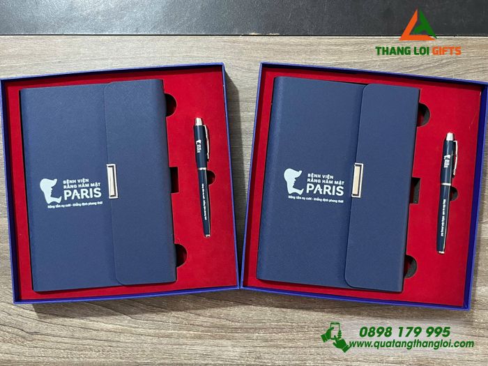 Combo Quà Tặng (Sổ+ Bút) Màu Xanh - In Khắc Logo Bệnh Viện Răng Hàm Mặt PARIS