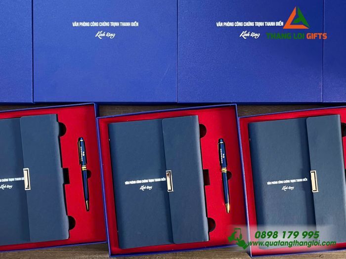 Bộ Quà Tặng (Sổ & Bút) Màu Xanh - In Khắc Tên Văn Phòng Công Chứng Trịnh Thanh Điền