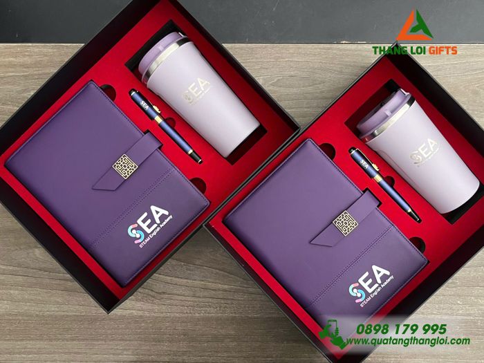 Set Quà Tặng (Sổ+ Ly+ Bút) Màu Tím - In Khắc Logo Trung Tâm Anh Ngữ SEA