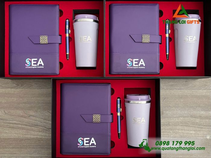 Set Quà Tặng (Sổ+ Ly+ Bút) Màu Tím - In Khắc Logo Trung Tâm Anh Ngữ SEA