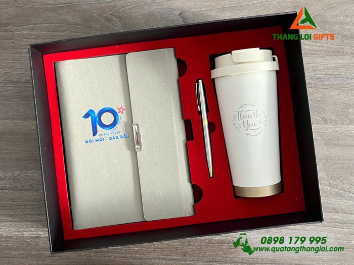 Giftset (Sổ+ Ly+ Bút) Màu Trắng Kem - In Khắc Logo 10 Năm Ngân Hàng MB Bank
