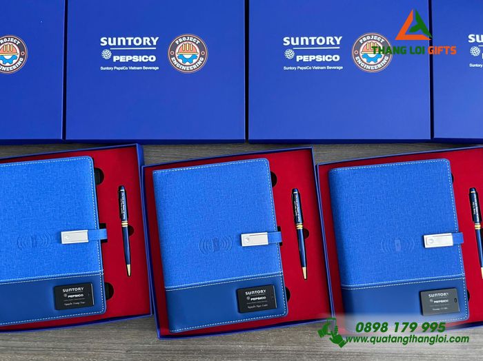 Combo Quà Tặng Cao Cấp (Sổ Đa Năng & Bút Ký) Màu Xanh - In Khắc Logo Doanh Nghiệp Suntory Pepsico