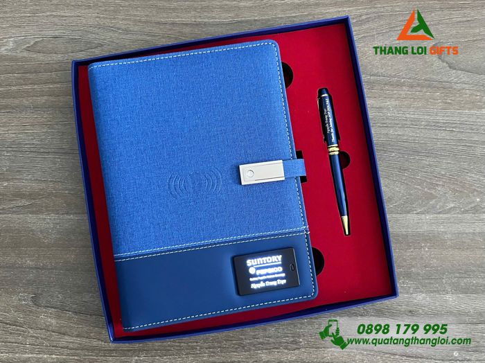 Combo Quà Tặng Cao Cấp (Sổ Đa Năng & Bút Ký) Màu Xanh - In Khắc Logo Doanh Nghiệp Suntory Pepsico