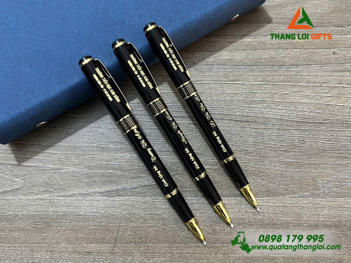 Bút Ký Kim Loại Màu Đen Khoen Vàng - Khắc Tên Trường Tiểu Học Kim Đồng