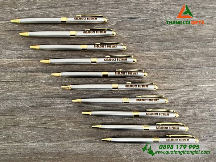 Bút Ký Kim Loại Xoay Màu Inox - Khắc Logo Doanh Nghiệp Gigaduct Busway