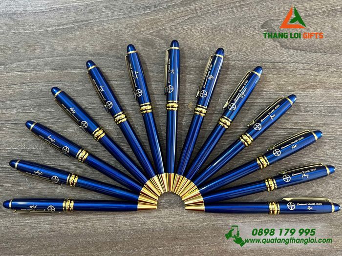 Bút Ký Kim Loại Xoay Màu Xanh Khoen Vàng - Khắc Logo Doanh Nghiệp BAYER