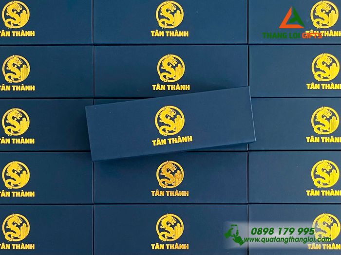 Hộp Giấy Đựng Bút Màu Xanh - Ép Kim Vàng Logo Doanh Nghiệp Tân Thành