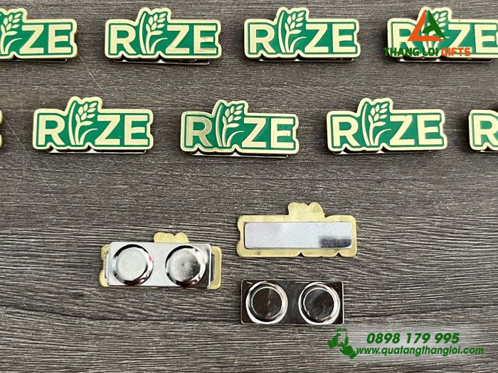 Huy Hiệu Đồng Ăn Mòn - Logo Doanh Nghiệp RIZE