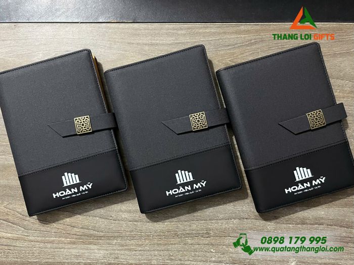 Sổ Da Bìa Còng Màu Đen - In Logo Doanh Nghiệp Hoàn Mỹ 