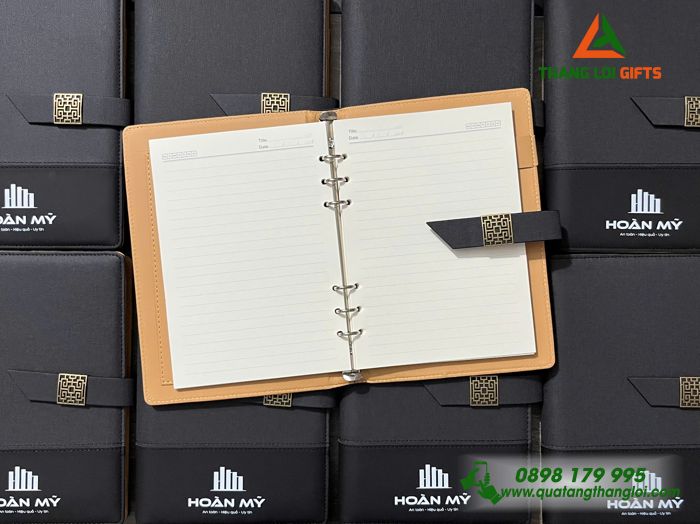 Sổ Da Bìa Còng Màu Đen - In Logo Doanh Nghiệp Hoàn Mỹ 