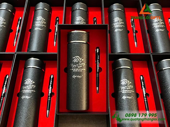 Combo Quà Tặng (Bình & Bút) Màu Đen - In Khắc Logo 40 Năm Ngày Ra Trường Trường Cấp III Tân Trụ
