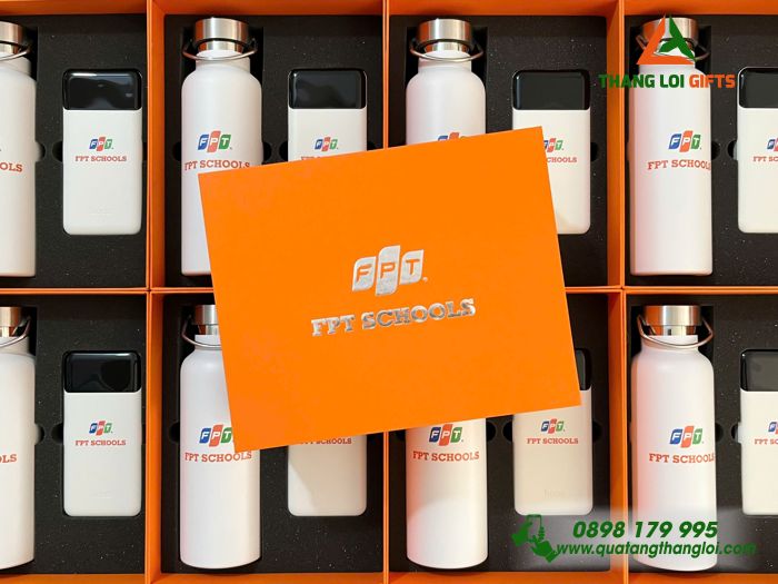 Bộ Quà Tặng (Bình & Pin Sạc) - In Khắc Logo Trường FPT SCHOOLS