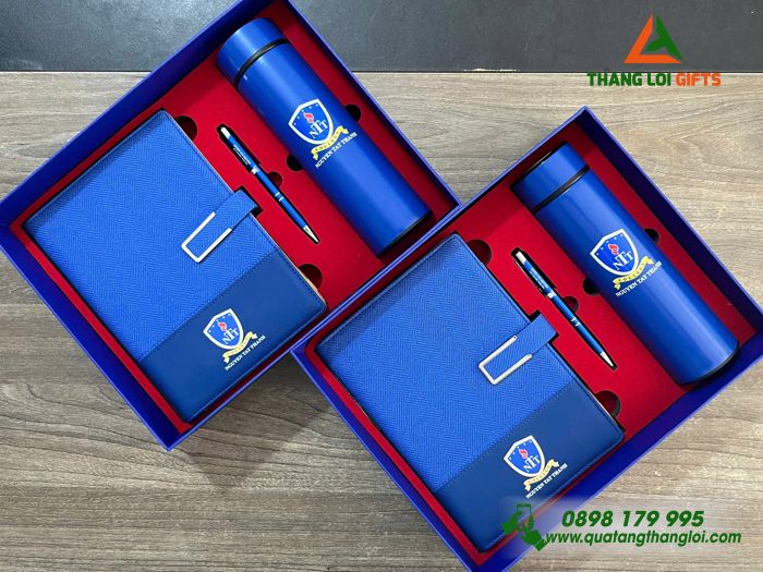 Set Quà Tặng (Sổ+ Bình+ Bút) Màu Xanh - In Khắc Logo Trường Trung Cấp Nguyễn Tất Thành