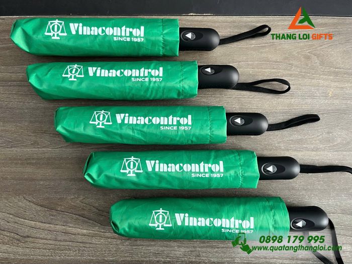 Dù Cầm Tay Gấp 3 Màu Xanh Lá - In Logo Công Ty Giám Định Vinacontrol
