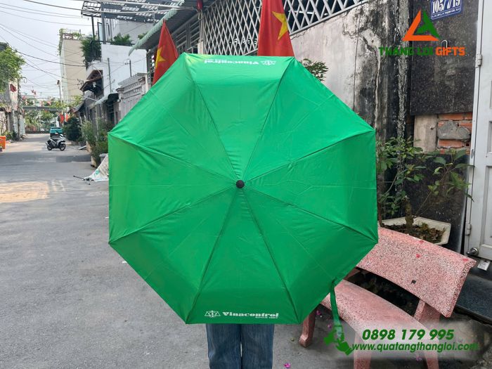 Dù Cầm Tay Gấp 3 Màu Xanh Lá - In Logo Công Ty Giám Định Vinacontrol
