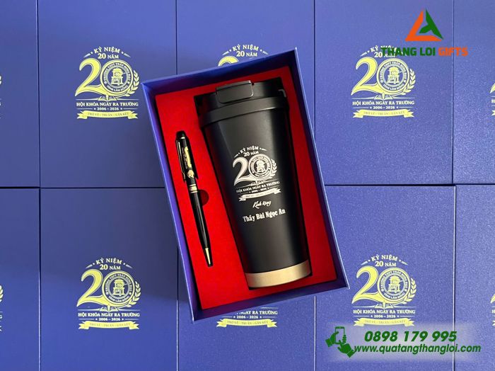 Combo Quà Tặng (Ly & Bút) Màu Đen - In Khắc Logo 20 Năm Trường THPT Trần Hưng Đạo