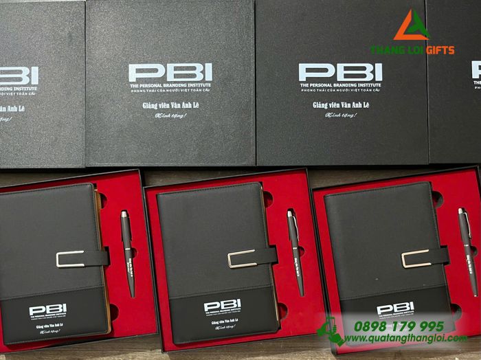 Combo Quà Tặng (Sổ & Bút) Màu Đen - In Khắc Logo PBI Personal Branding Institute