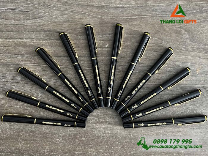 Bút Ký Kim Loại Màu Đen Khoen Vàng - Khắc Bệnh Viện ĐKKV Long Khánh