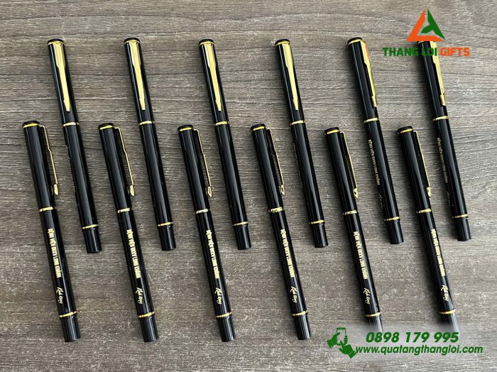 Bút Ký Kim Loại Màu Đen Khoen Vàng - Khắc Bệnh Viện ĐKKV Long Khánh