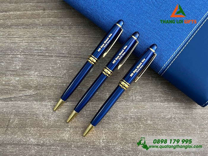 Bút Ký Xoay Cao Cấp Màu Xanh Khoen Vàng Khắc Logo Ngân Hàng MB