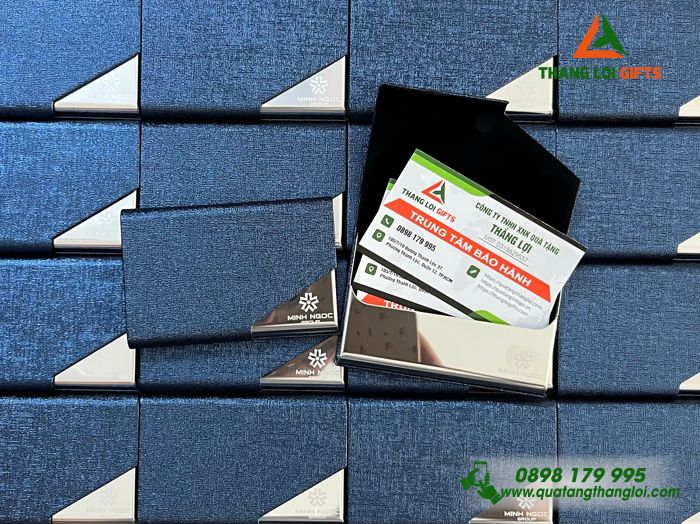 Hộp Đựng Namecard Vát Cạnh Màu Xanh Khắc Logo Minh Ngọc Group