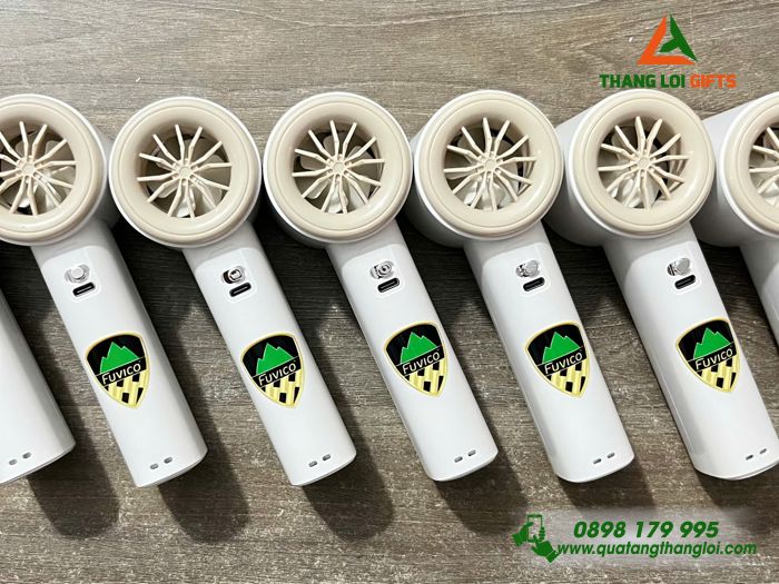 Quạt Mini Cầm Tay 4.000mAh Màu Trắng Kem In Logo Doanh Nghiệp Đại Phúc Vinh CNC