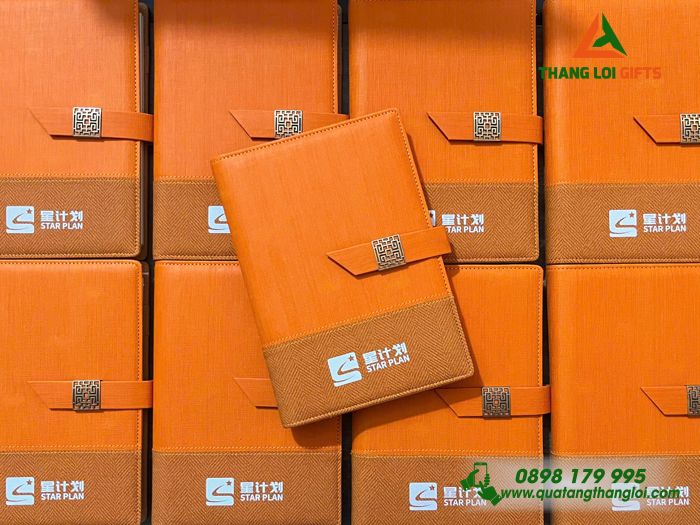 Sổ Da Bìa Còng Cao Cấp Màu Cam In Logo Doanh Nghiệp Luxshare ICT