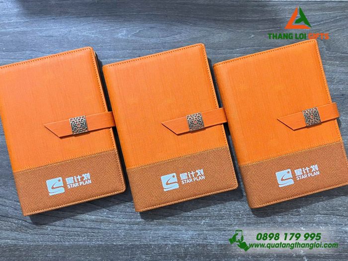 Sổ Da Bìa Còng Cao Cấp Màu Cam In Logo Doanh Nghiệp Luxshare ICT