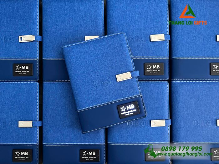 Sổ Tay Đa Năng 4in1 8.000mAh Màu Xanh Khắc Logo Ngân Hàng MB