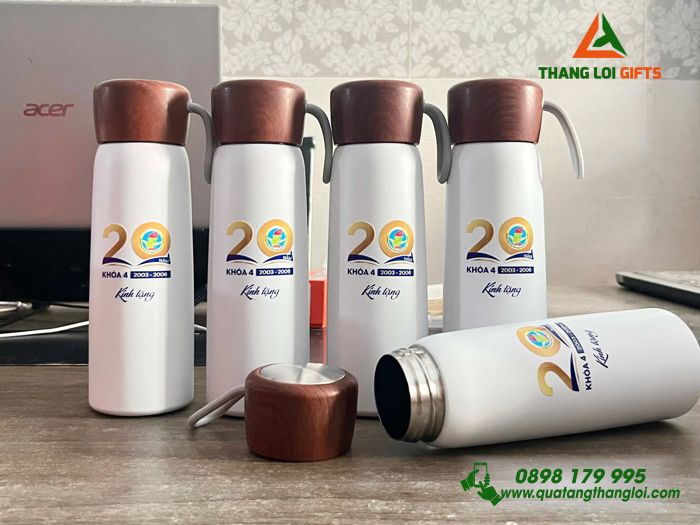 Bình Giữ Nhiệt Nắp Vân Gỗ In Logo Kỷ Niệm 20 Năm Về Trường THPT Hà Huy Tập