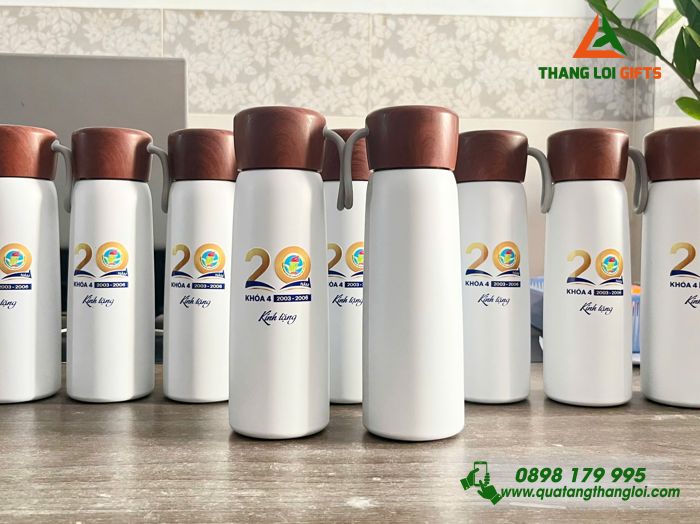 Bình Giữ Nhiệt Nắp Vân Gỗ In Logo Kỷ Niệm 20 Năm Về Trường THPT Hà Huy Tập